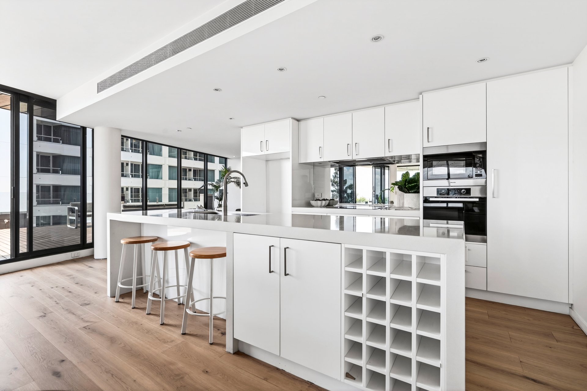 302/6-8 Eastern Beach Road, Geelong image 3