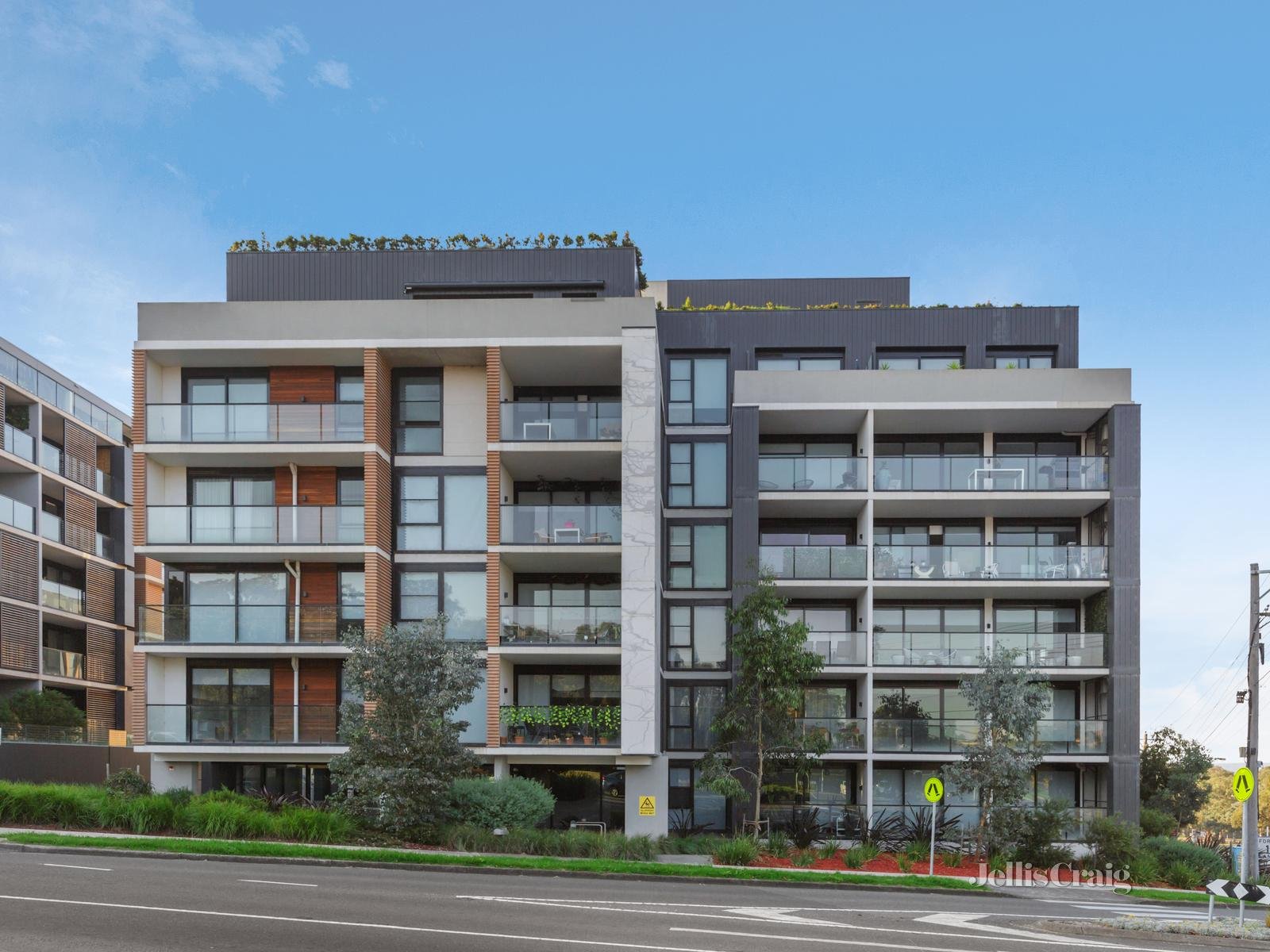 302/7 Red Hill Terrace, Doncaster East image 1