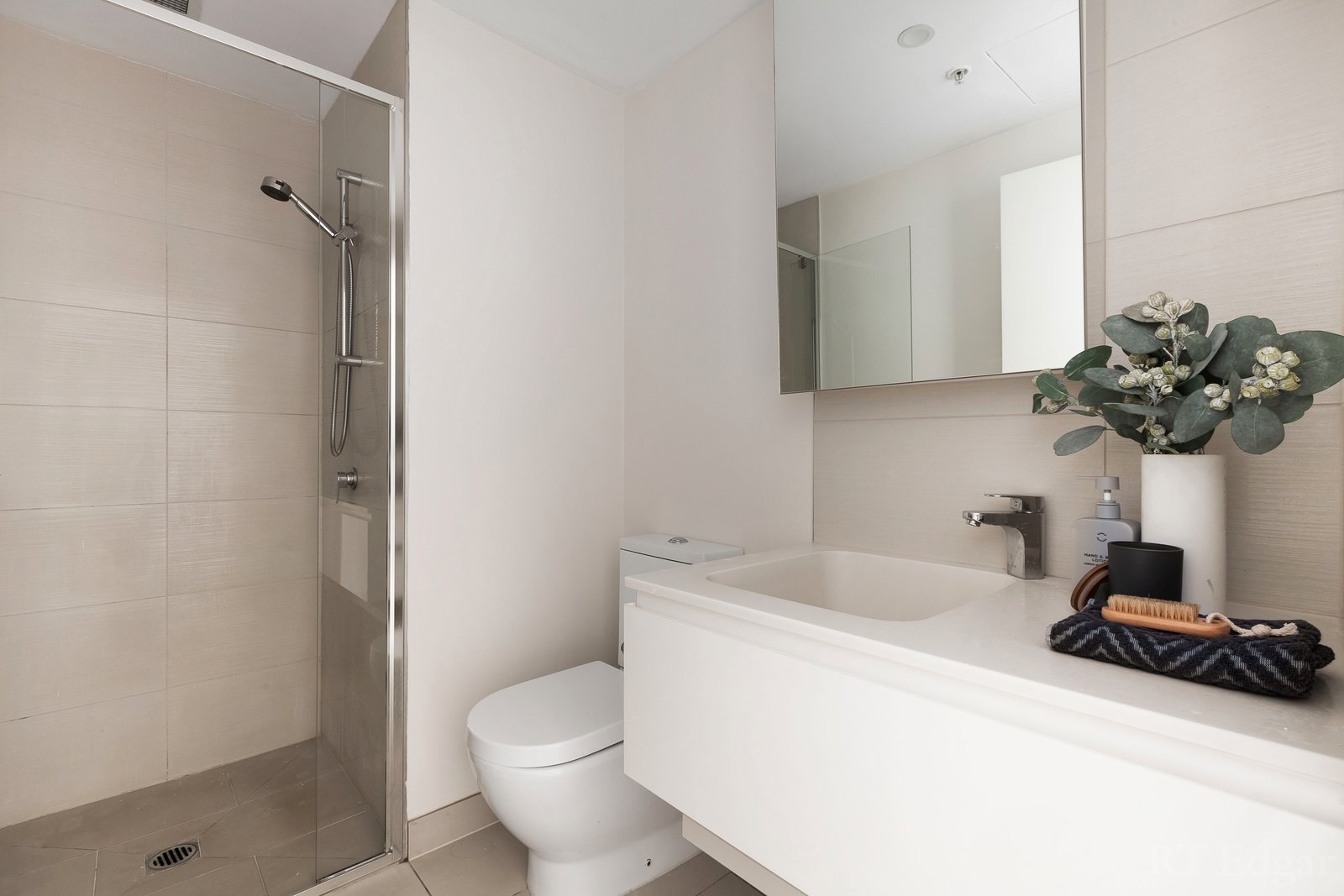 Property Gallery Thumbnail 8