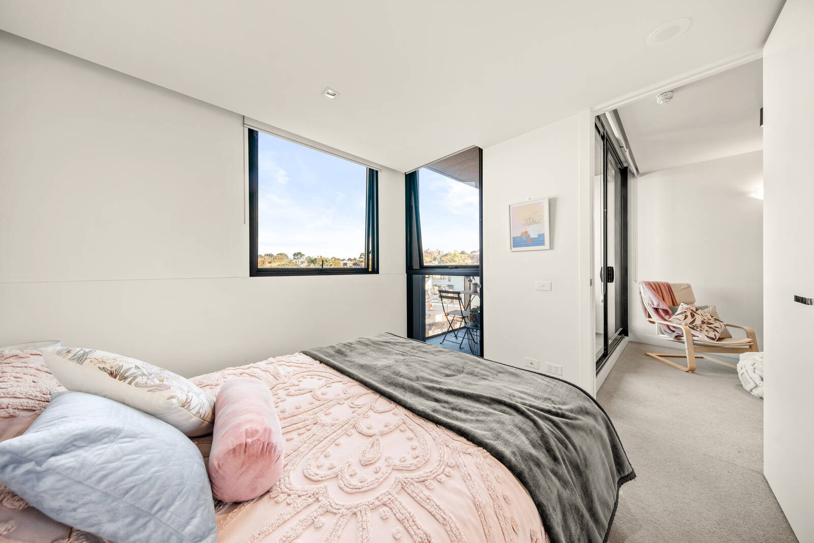 Property Gallery Thumbnail 6