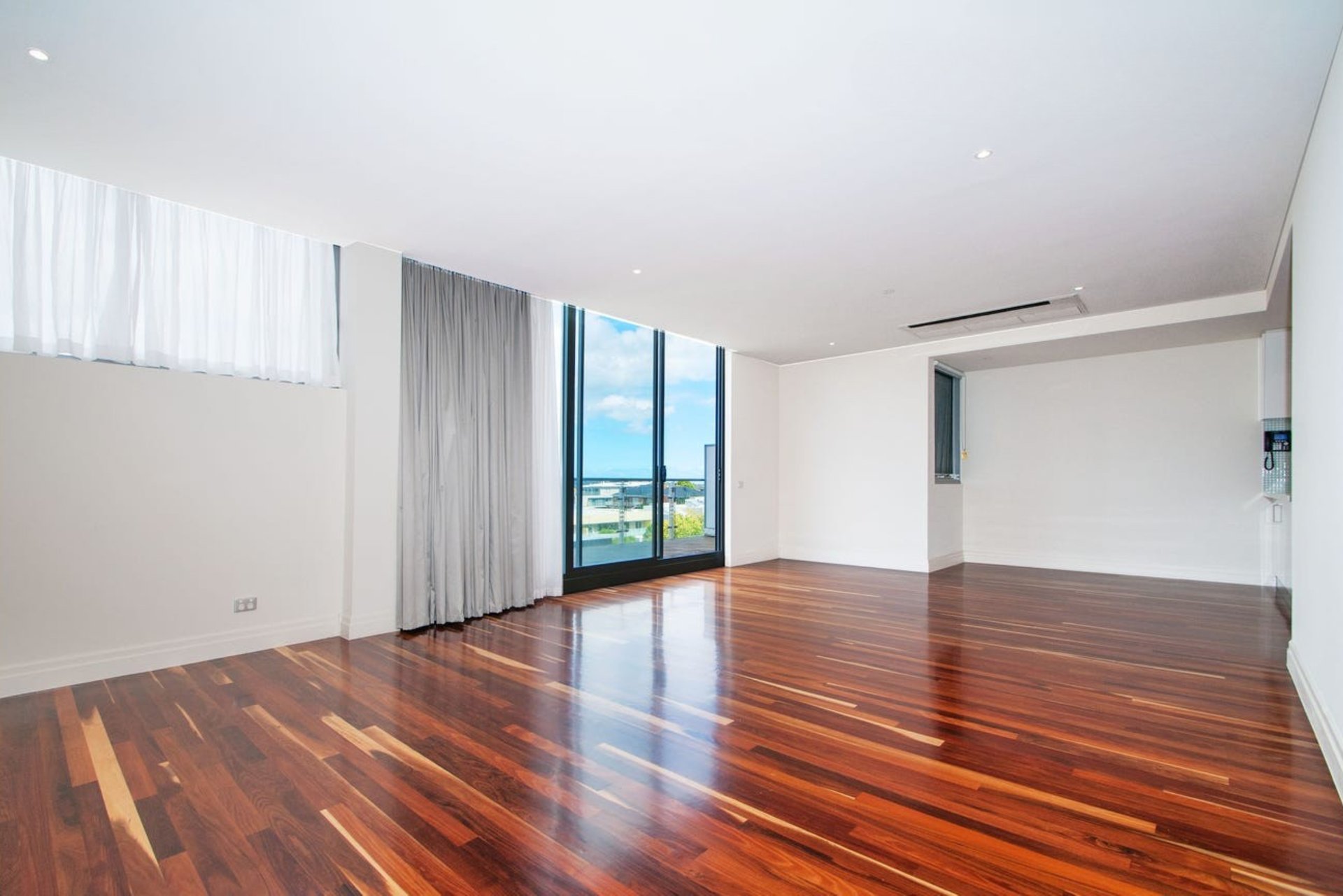 302/91-93 Tram Road, Doncaster image 6