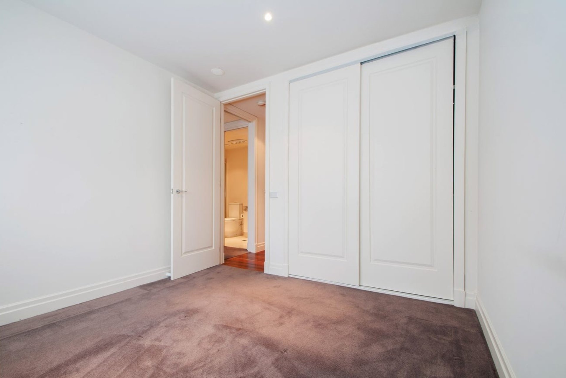 302/91-93 Tram Road, Doncaster image 11