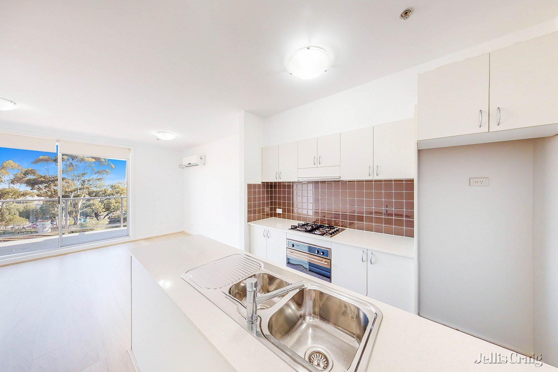 302/964 Mount Alexander Road, Essendon image 2