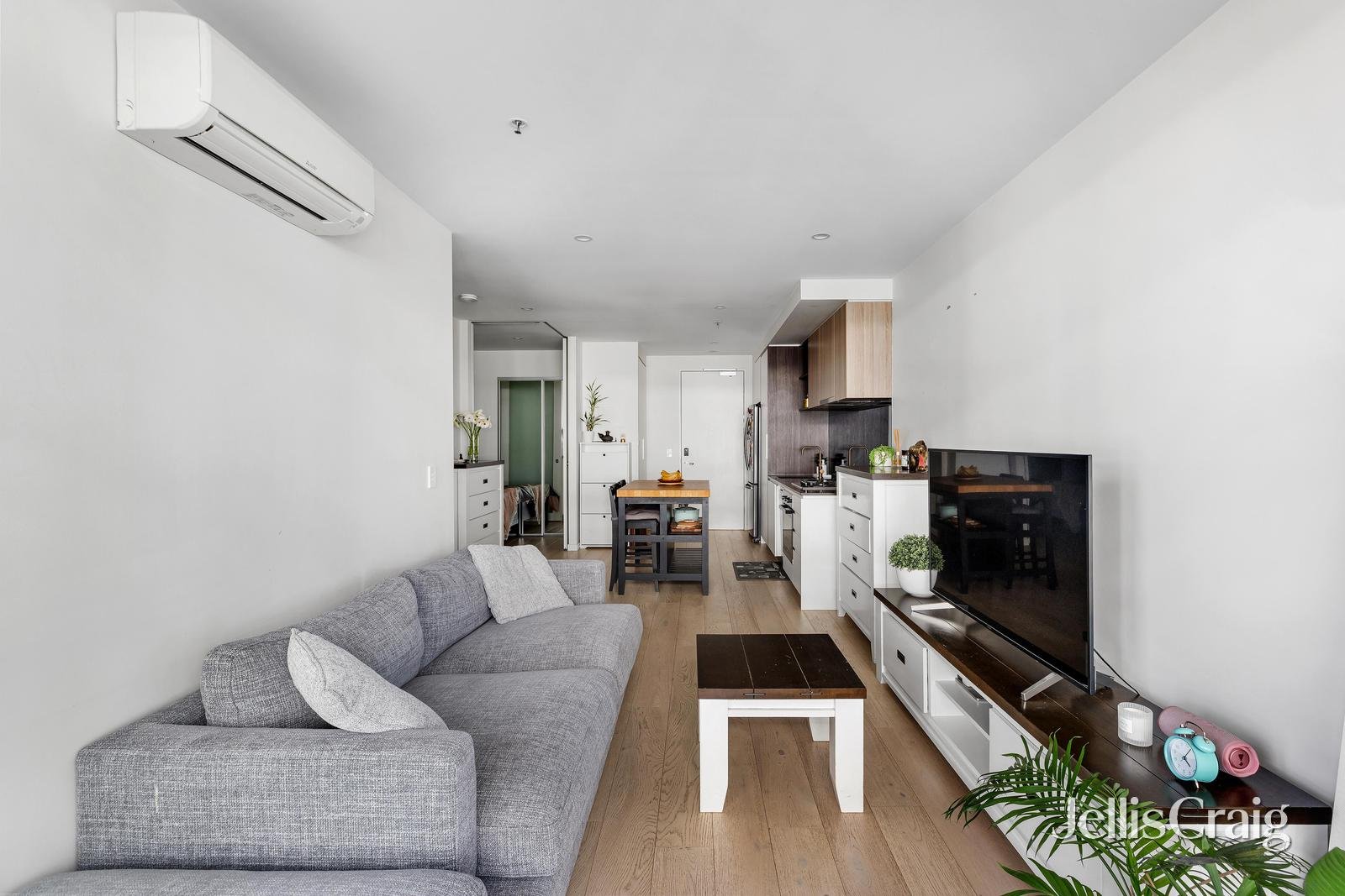 302c/3 Snake Gully Drive, Bundoora image 3