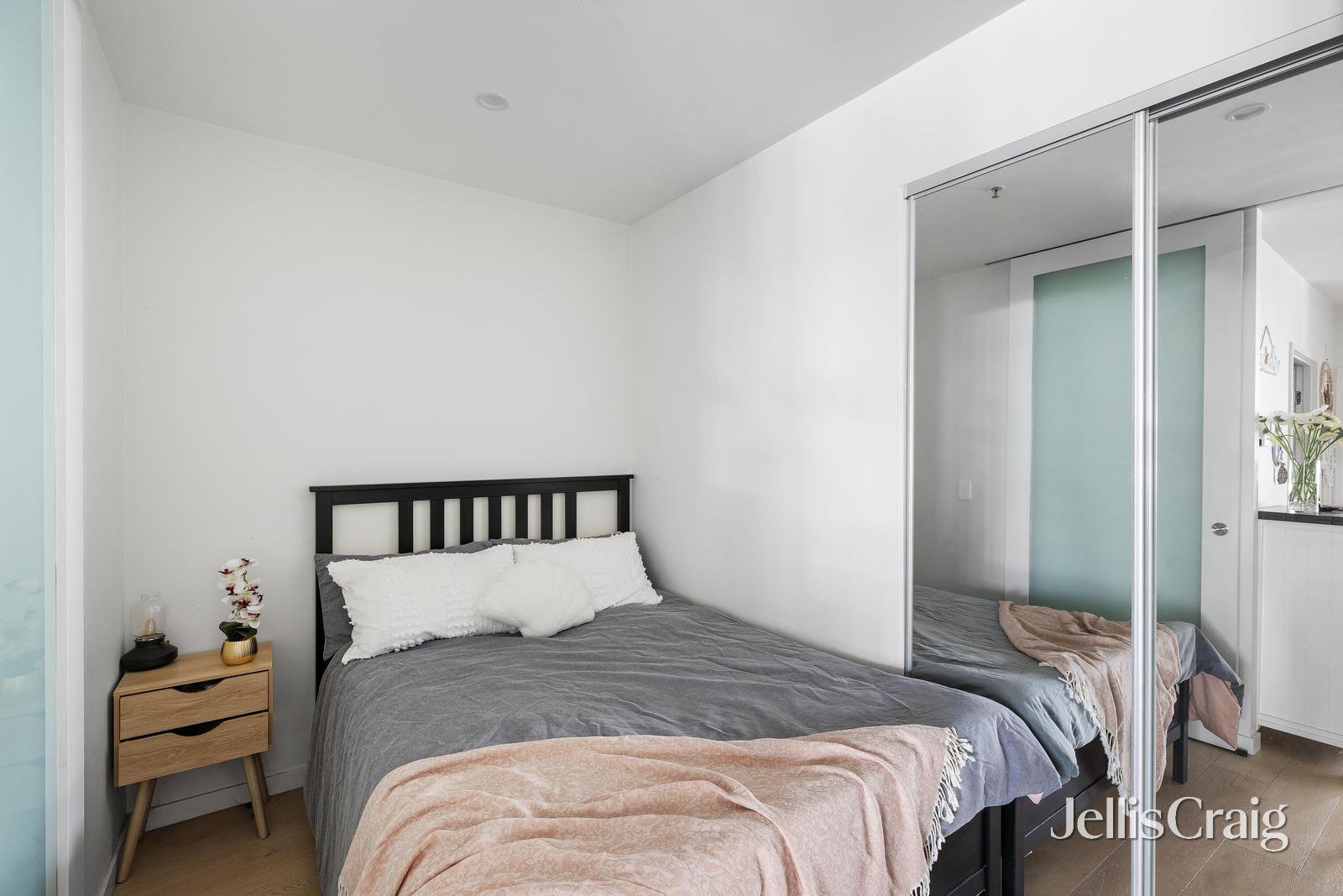 302c/3 Snake Gully Drive, Bundoora image 8