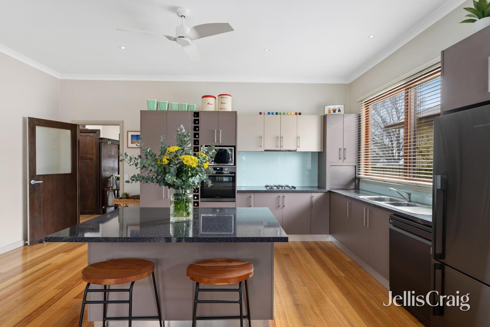303 Barkly Street, Golden Point image 2
