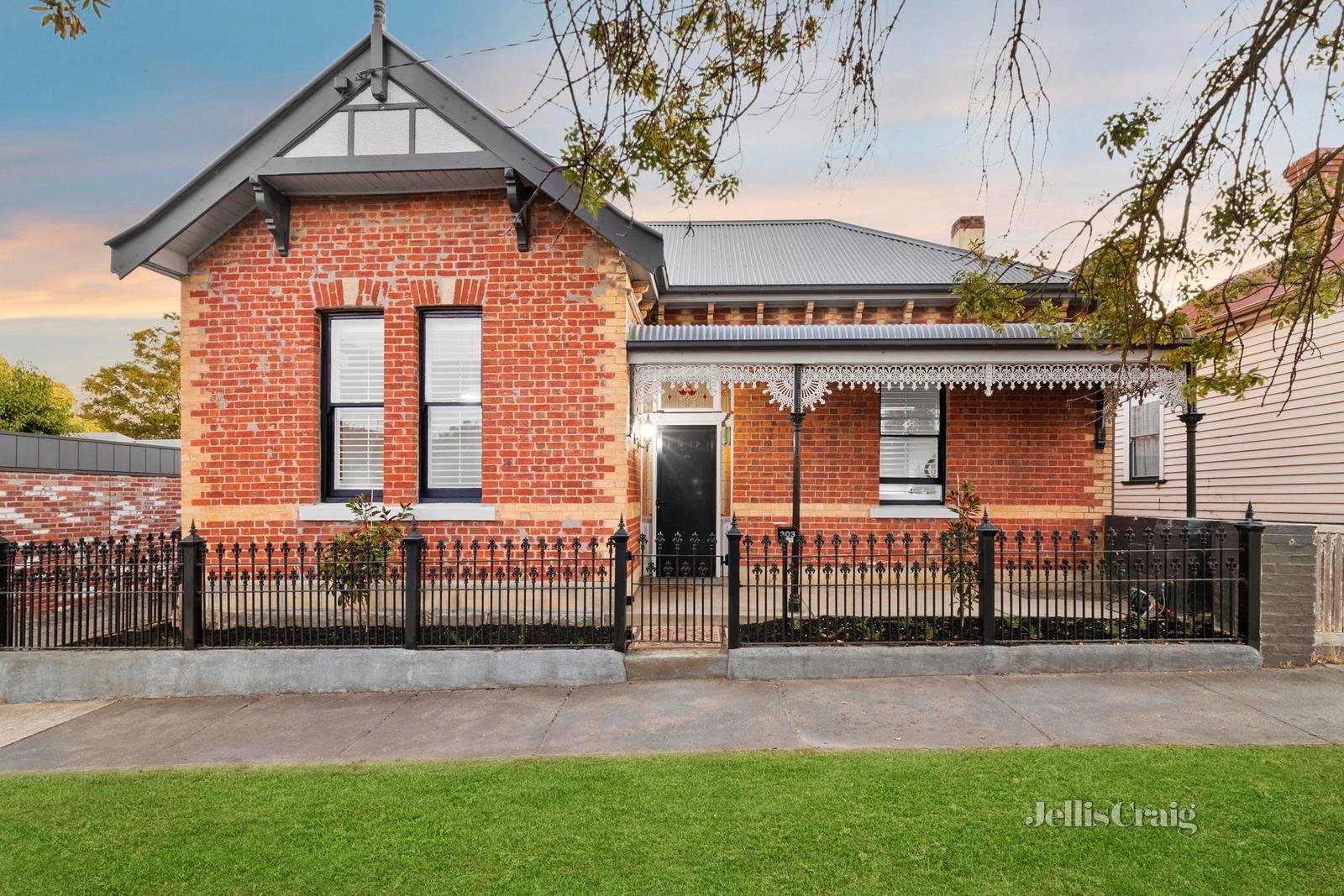 303 Seymour Street, Soldiers Hill image 1