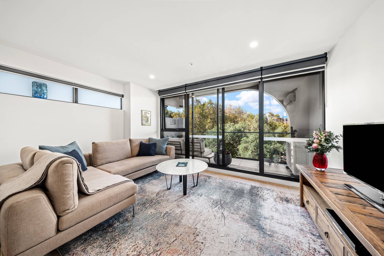 Property Gallery - Main Image
