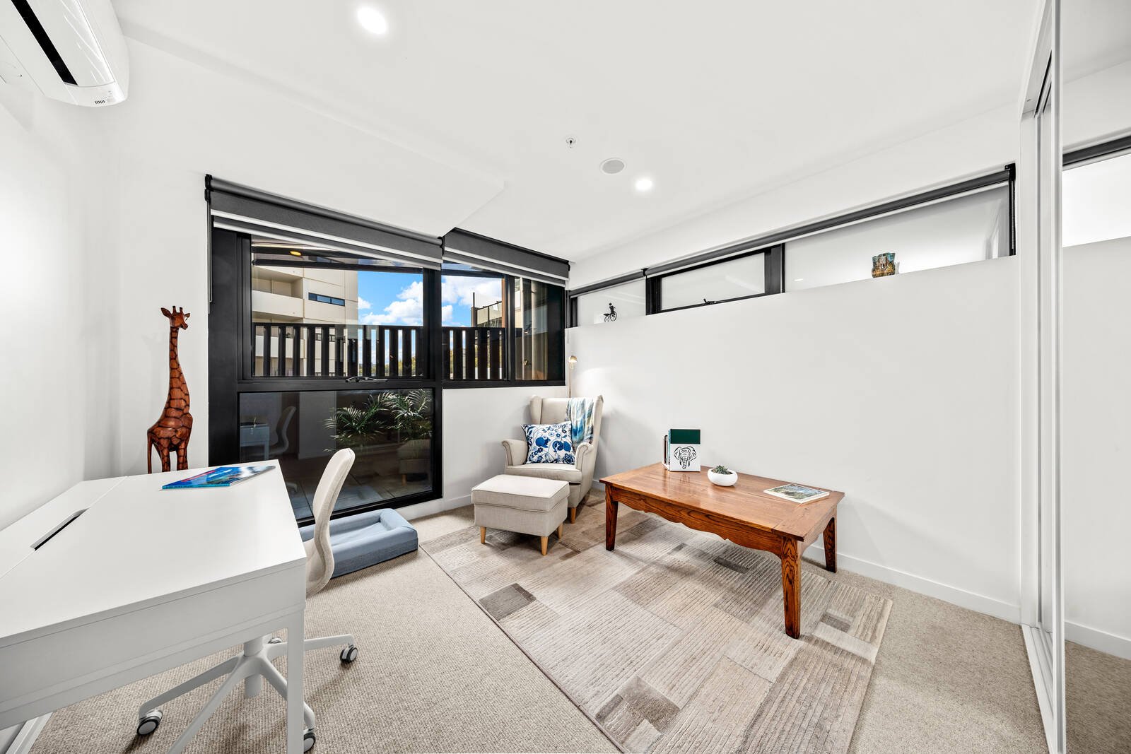 Property Gallery Thumbnail 8