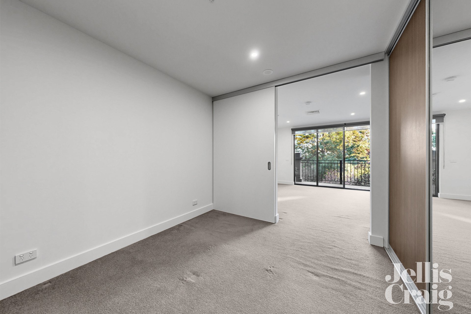 303/1148 Nepean Highway, Highett image 8