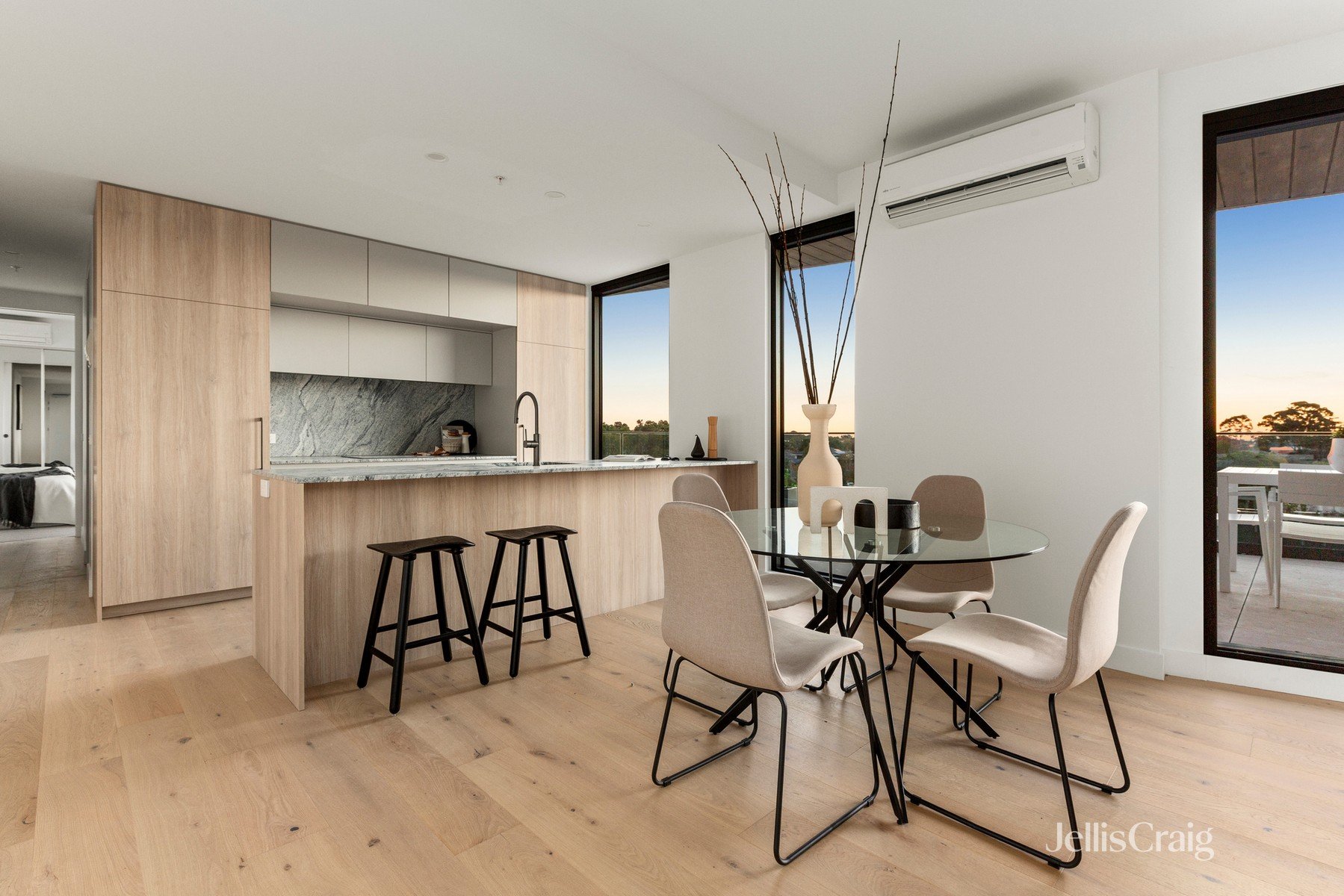 303/11A Kellier Street, Hampton&nbsp;East image 2