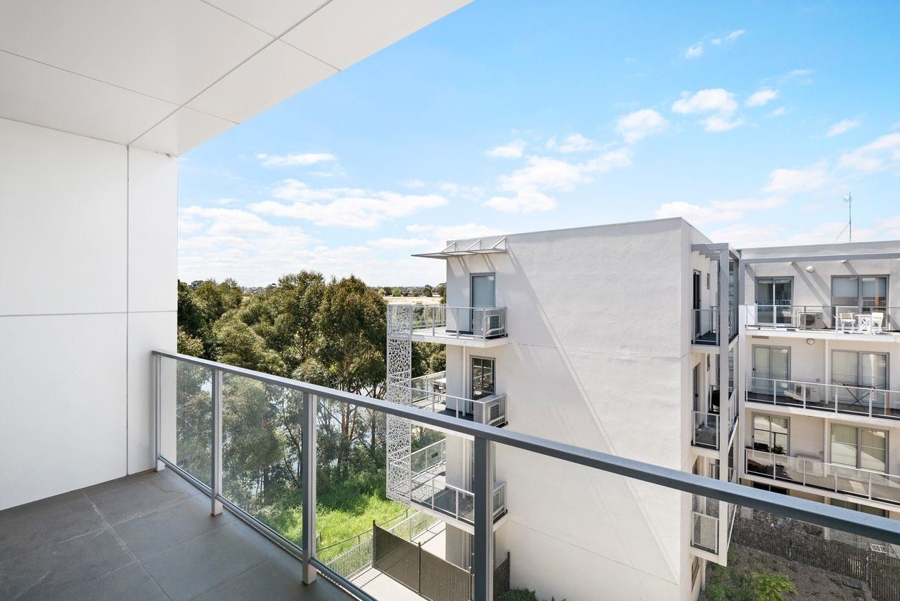 303/1213 Centre Road, Oakleigh South image 7