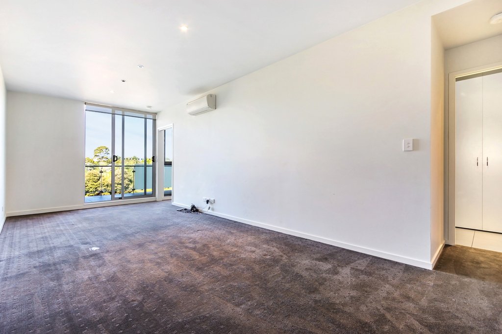 Property Gallery Thumbnail 3