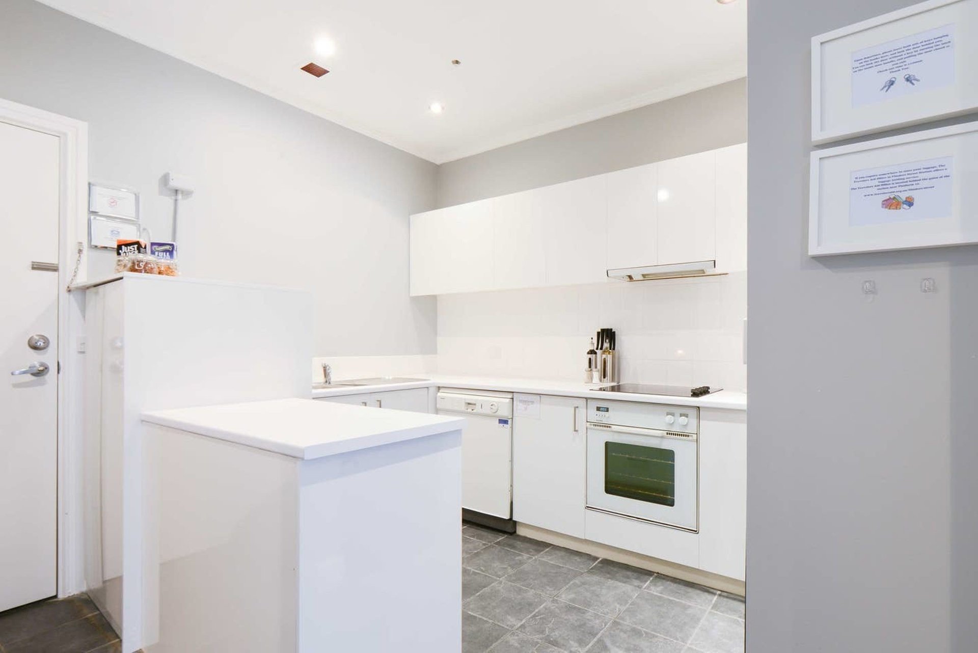 303/166 Flinders Street, Melbourne image 3