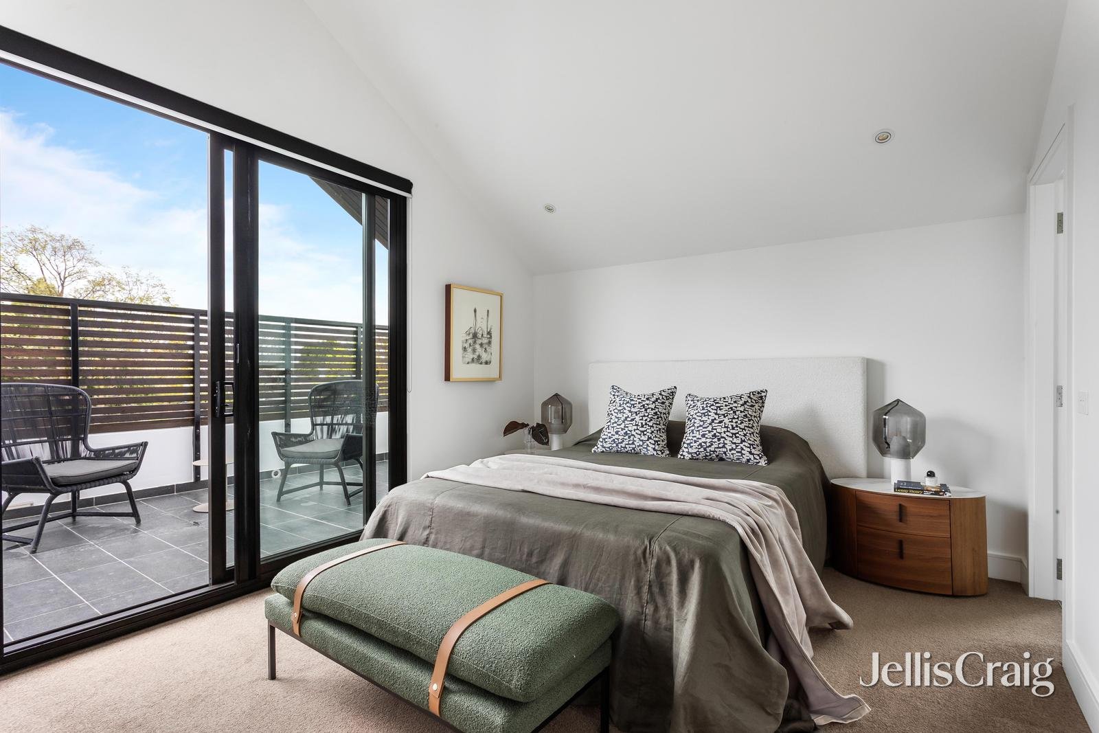 303/2 Gascoyne Street, Canterbury image 6