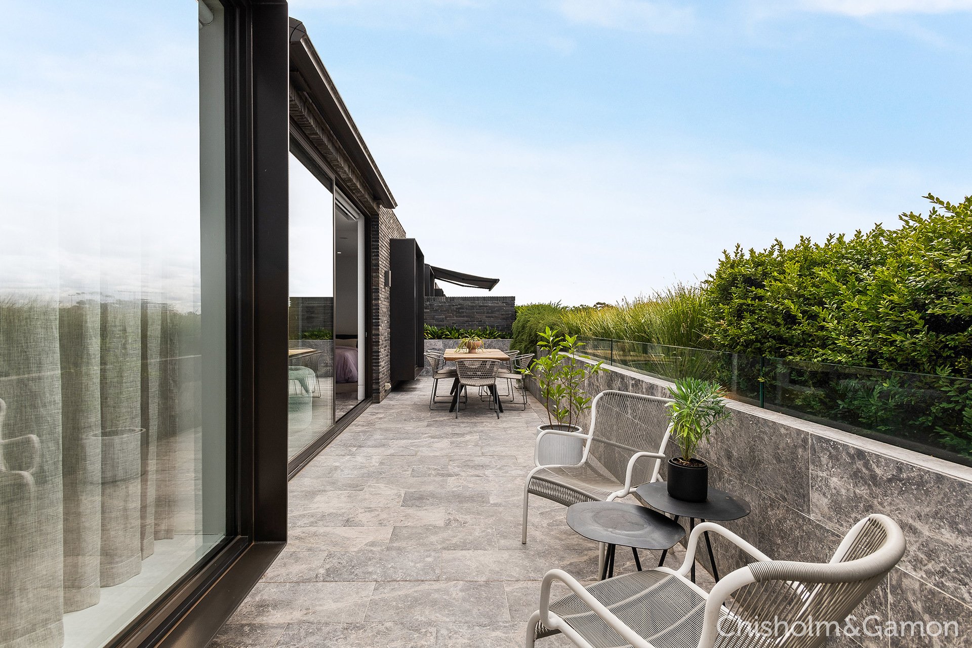 303/2 Pine Avenue, Elwood image 1
