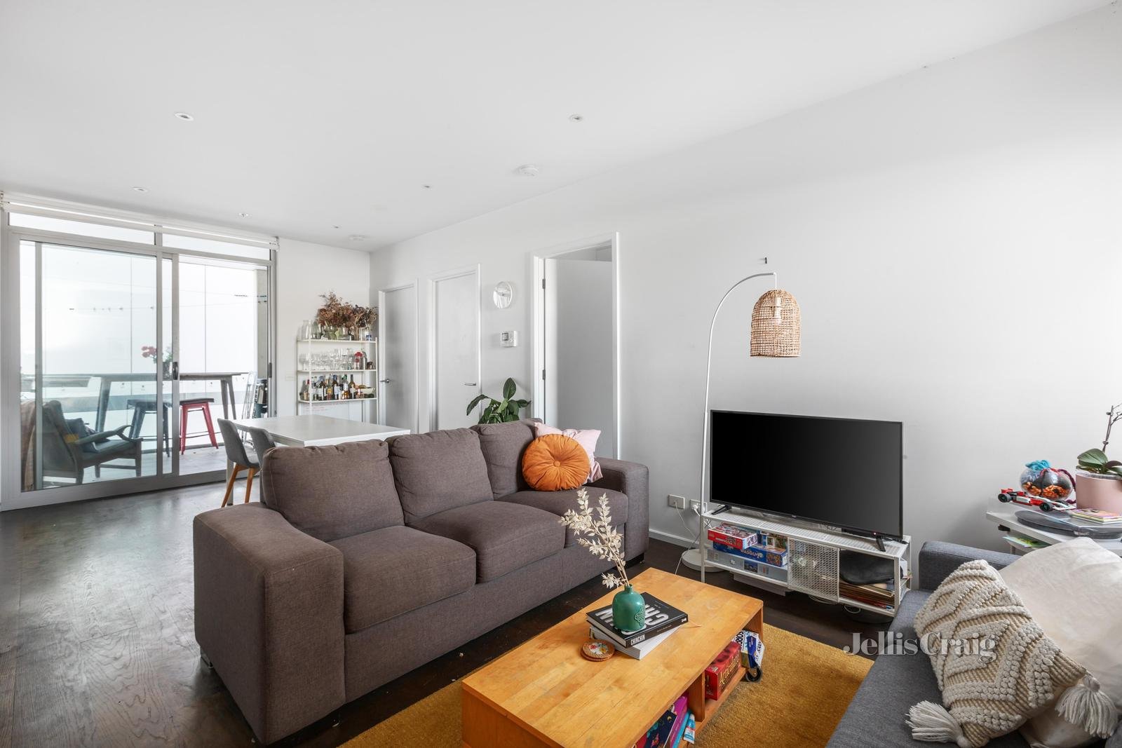 303/229 Bridge Road, Richmond image 1