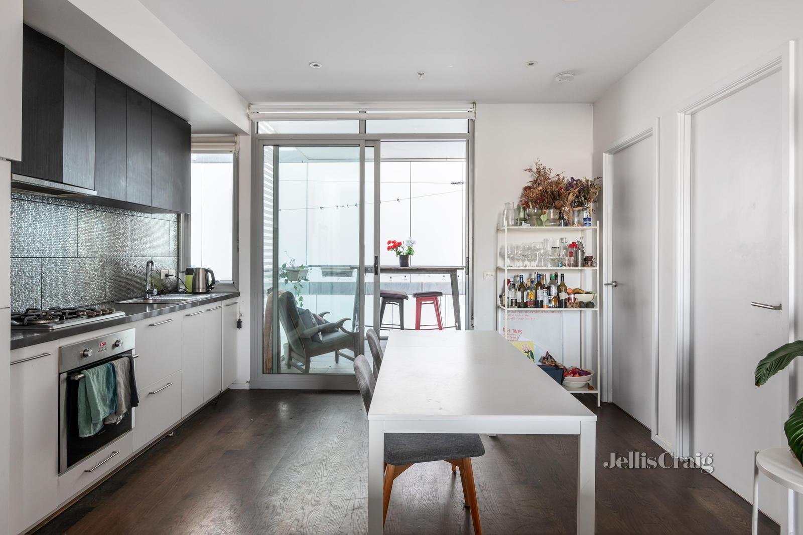 303/229 Bridge Road, Richmond image 2