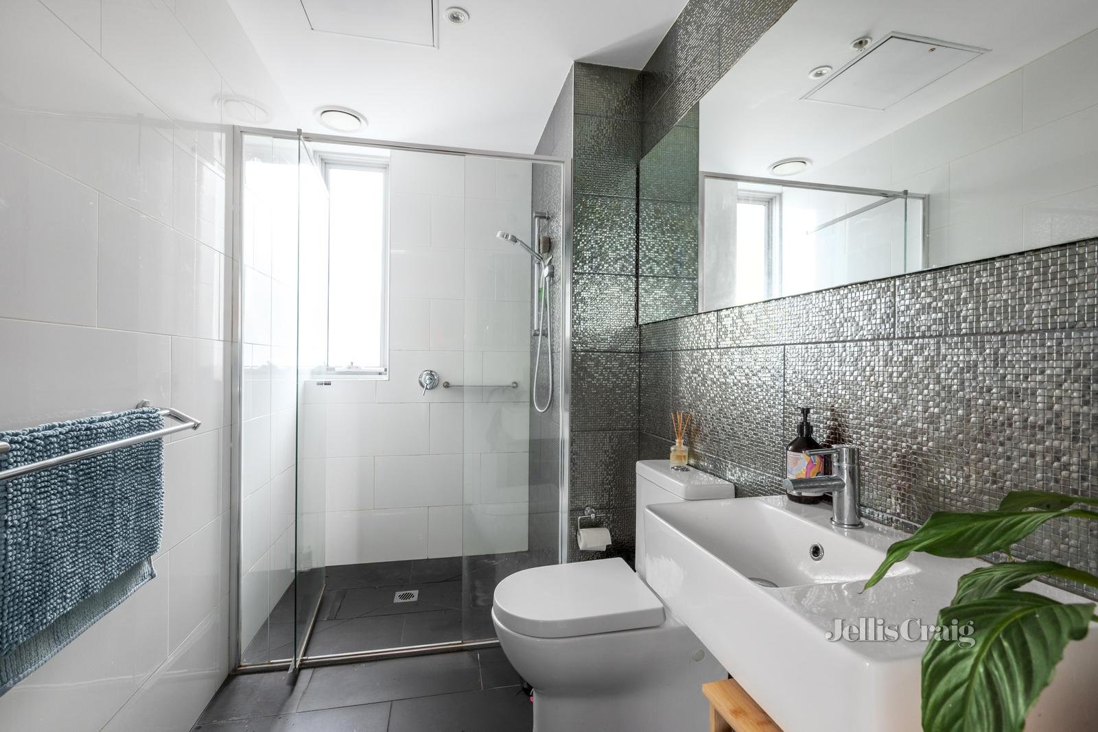 303/229 Bridge Road, Richmond image 5