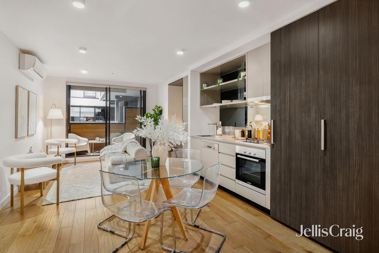 303/36 Lynch Street, Hawthorn image 2
