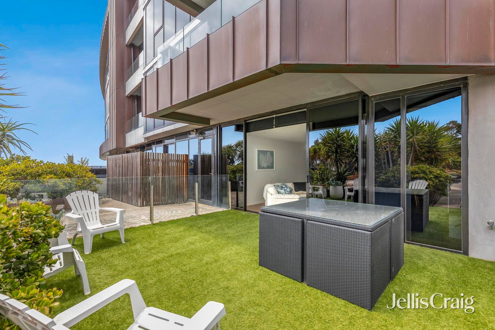 303/6-8 Eastern Beach Road, Geelong image 6