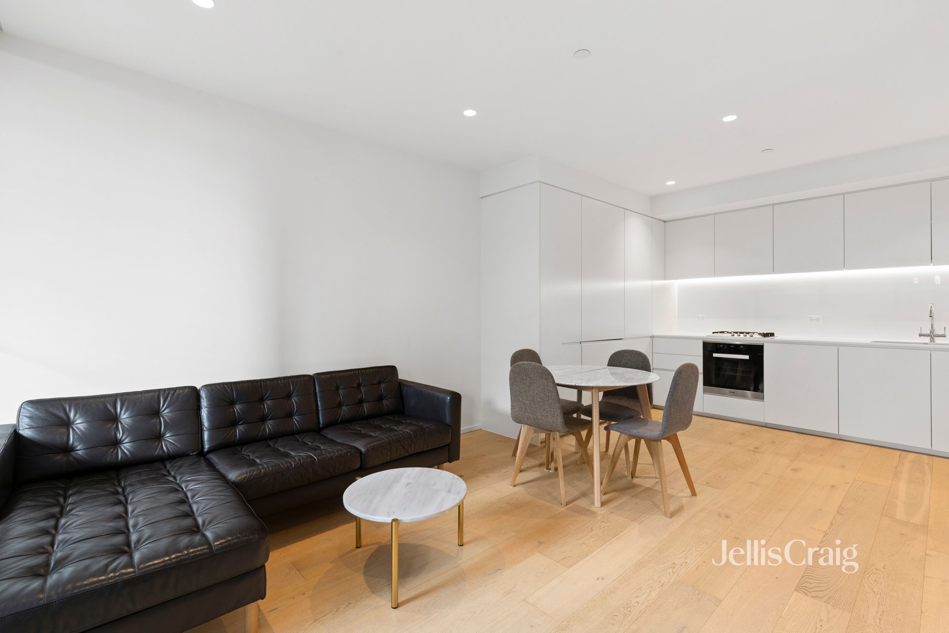 303/6A Evergreen Mews, Armadale image 4