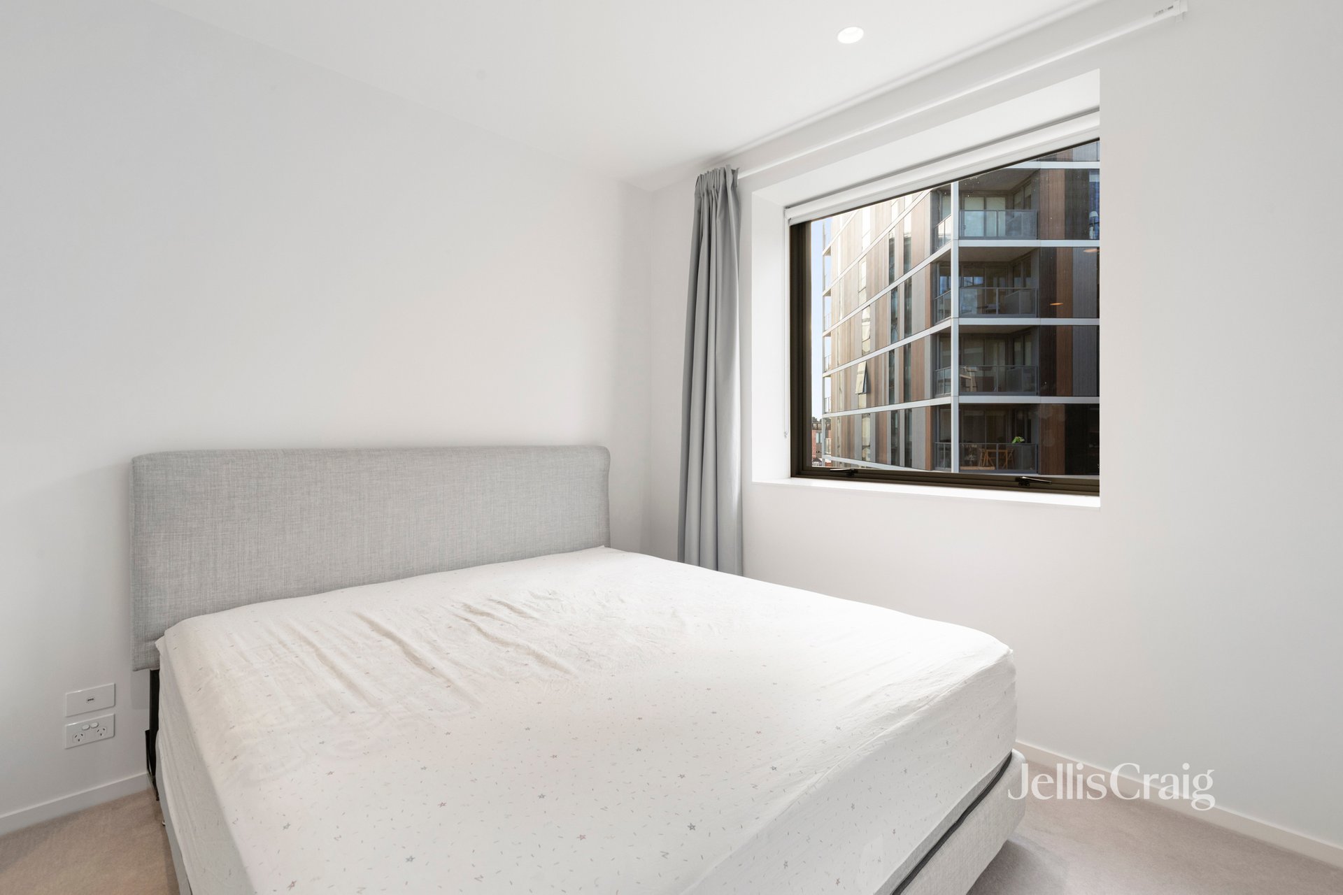 303/6A Evergreen Mews, Armadale image 6