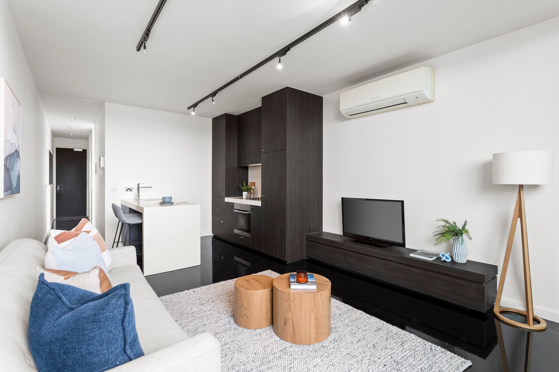 Property Gallery - Main Image
