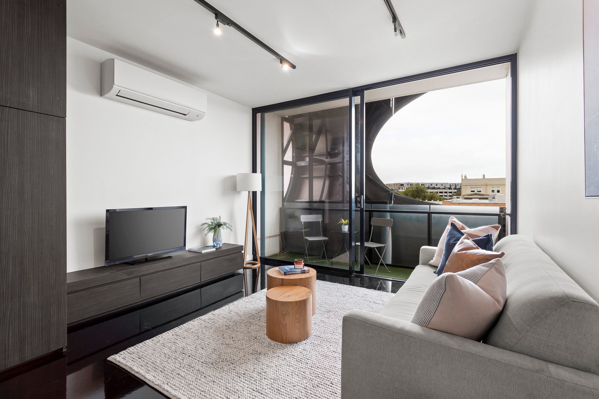Property Gallery Thumbnail 3