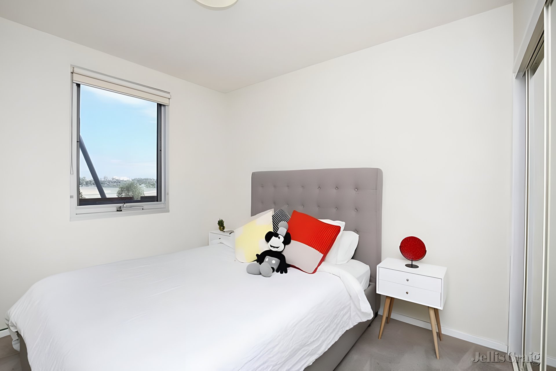 303/80 Speakmen Street, Kensington image 3