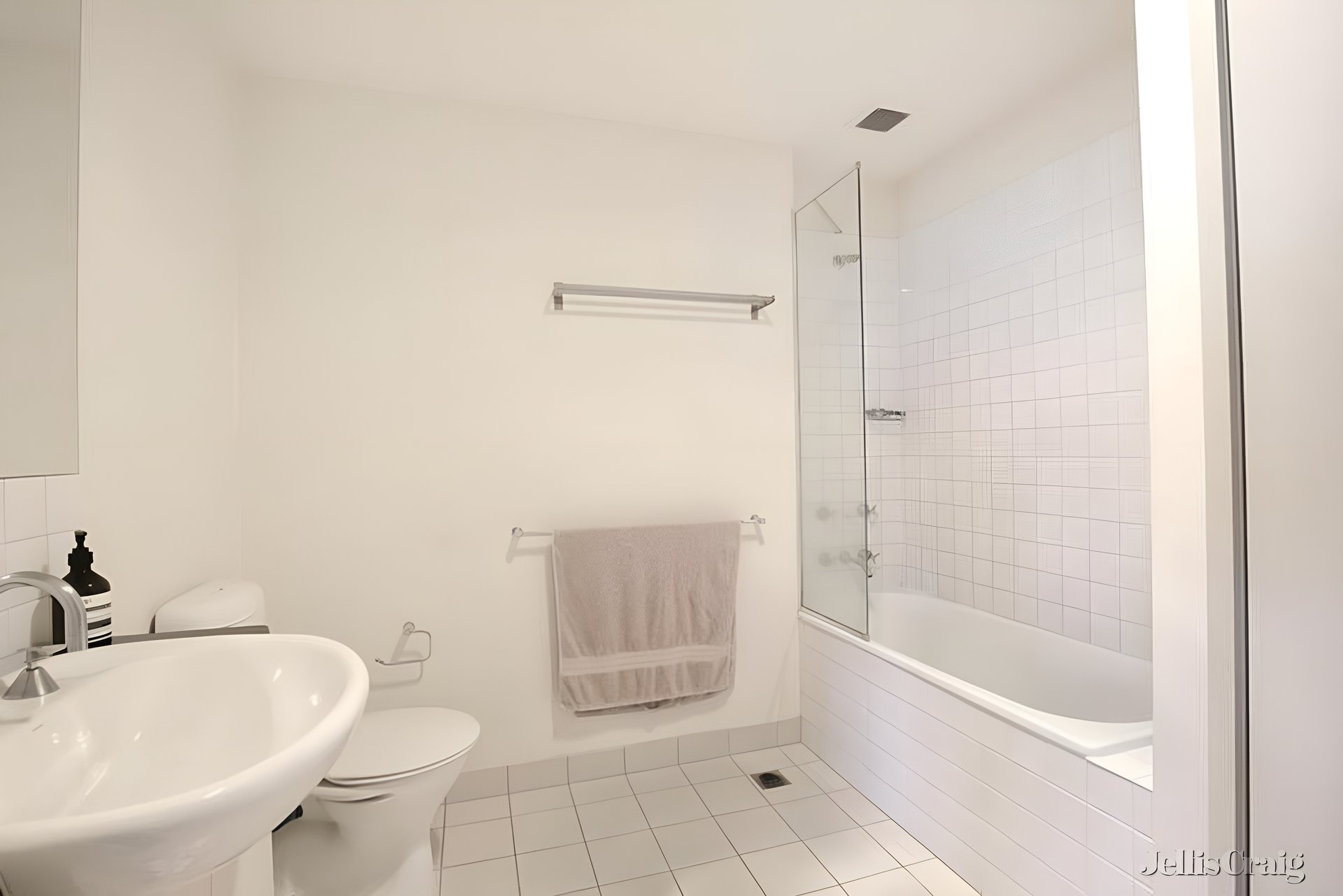 303/80 Speakmen Street, Kensington image 4