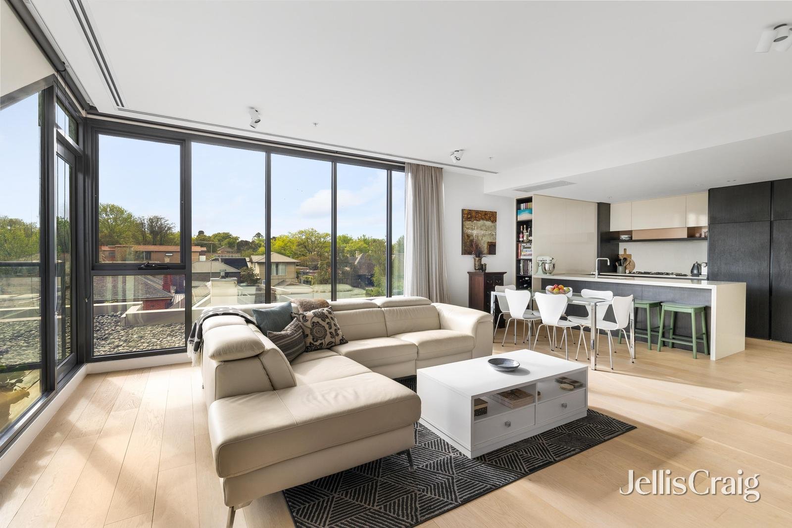 303/828 Burke Road, Camberwell image 3