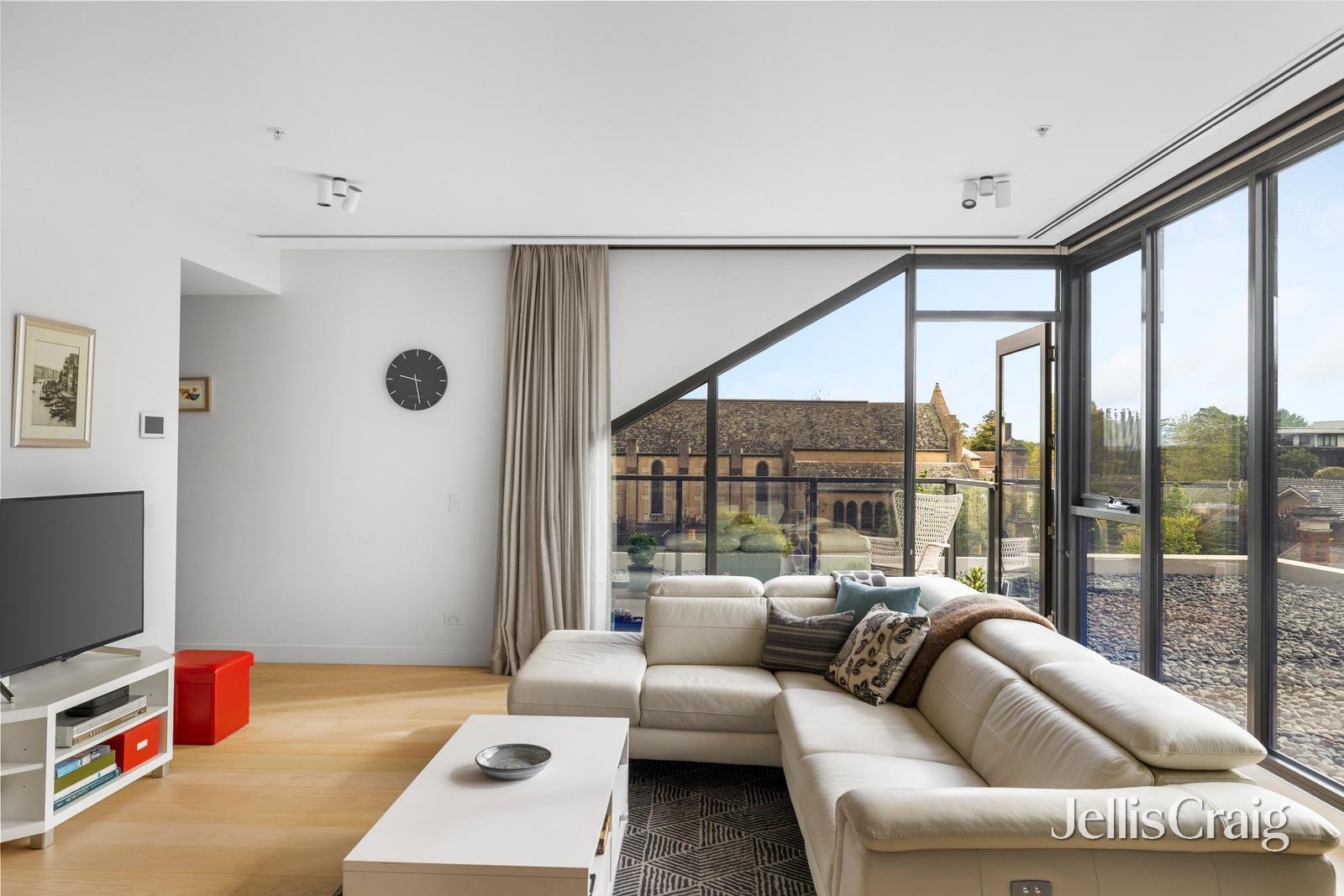 303/828 Burke Road, Camberwell image 4