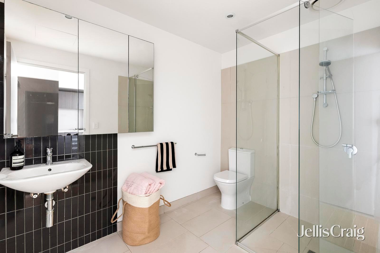 303/94 Canning Street, Carlton image 9