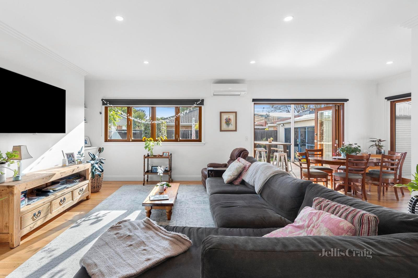 304 Autumn Street, Herne Hill image 4