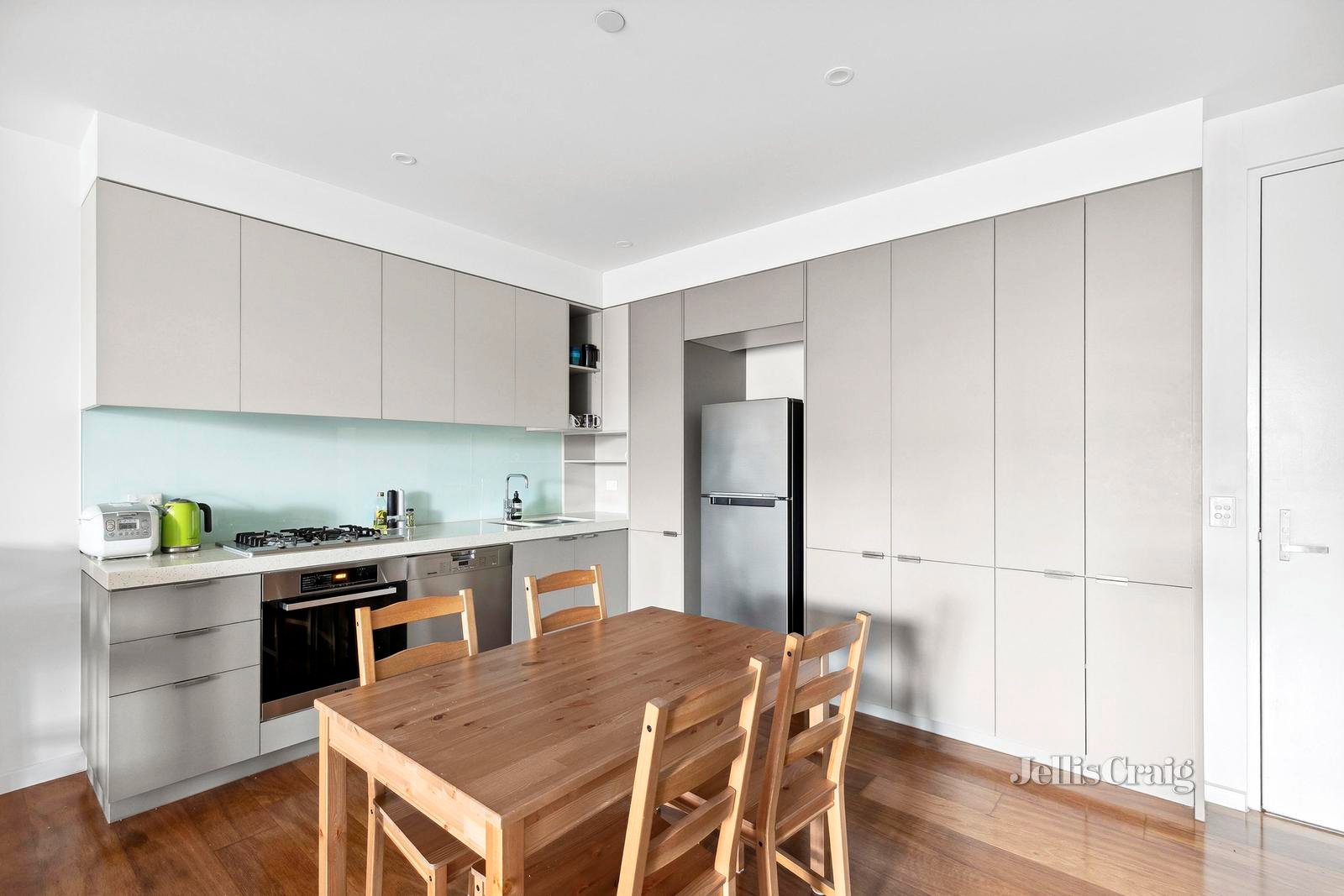 304/100 Western Beach Road, Geelong image 6