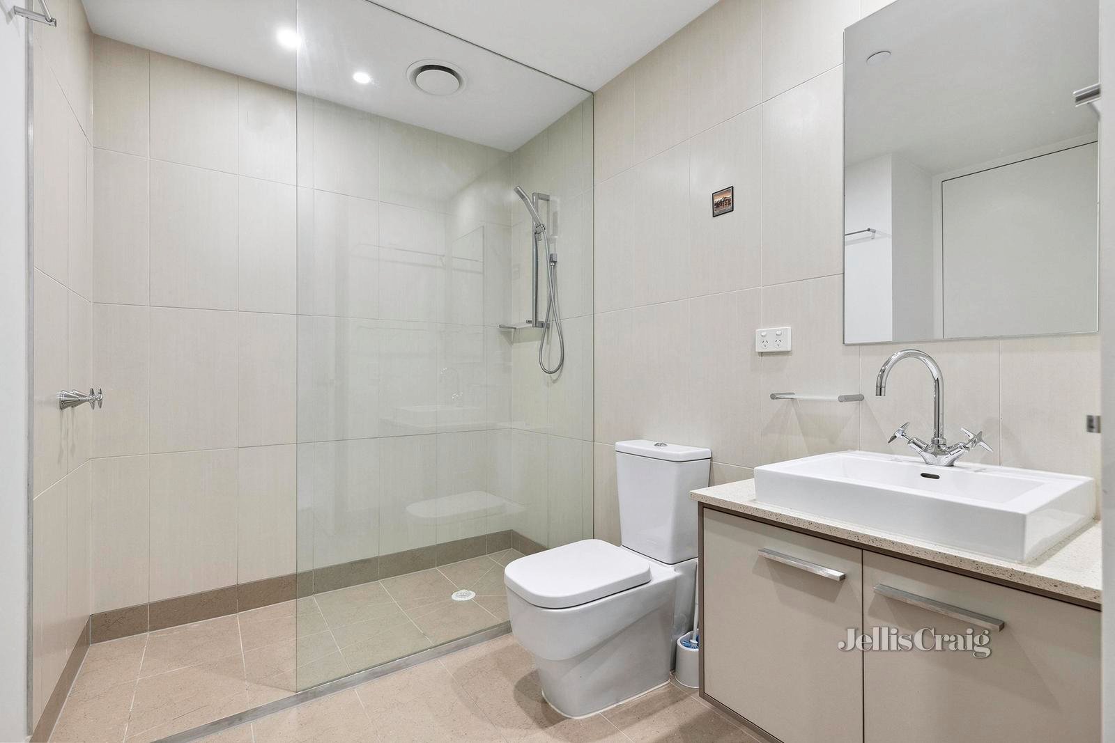304/100 Western Beach Road, Geelong image 8