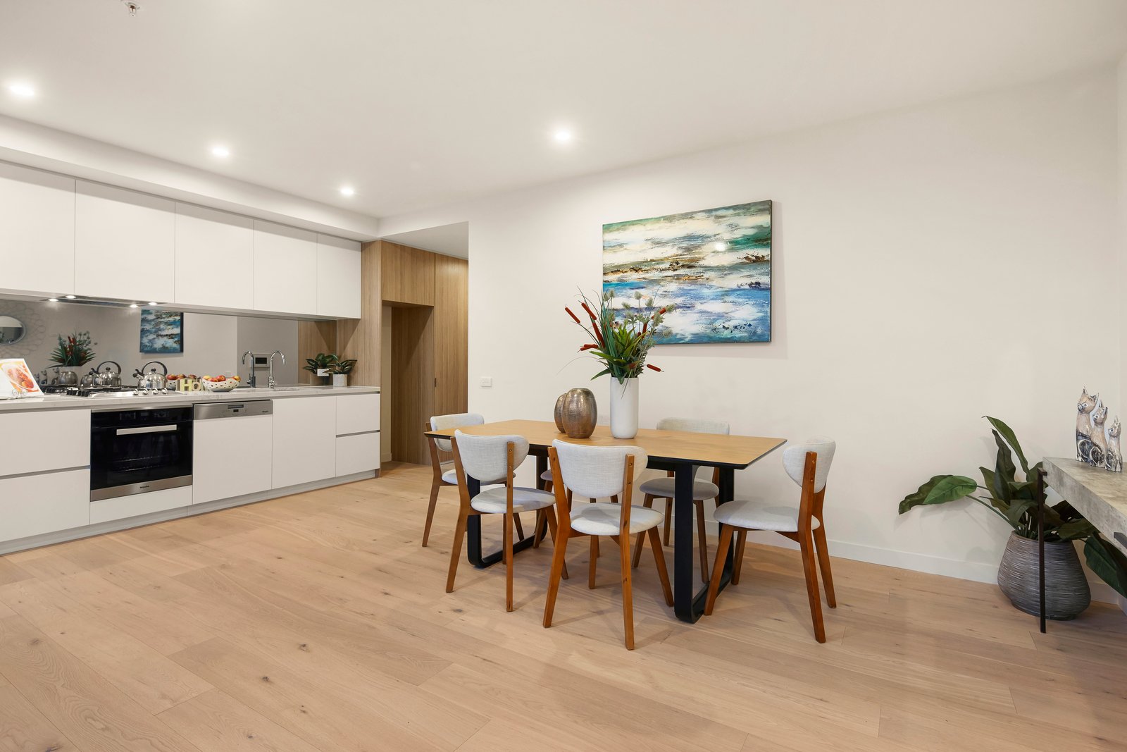 Property Gallery Thumbnail 3