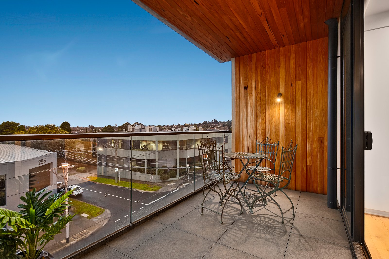 Property Gallery Thumbnail 6
