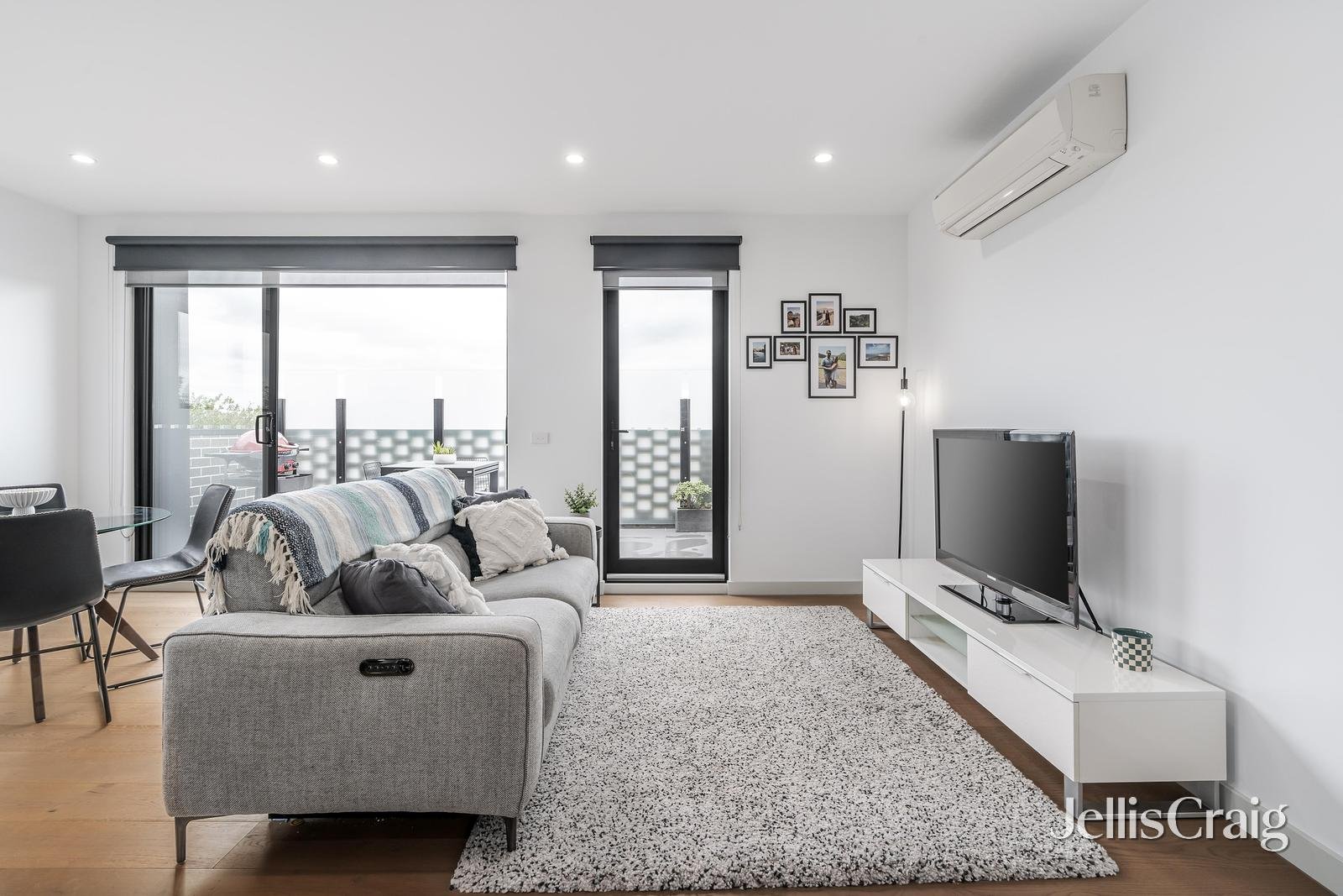 304/2 Blair Street, Bentleigh image 2
