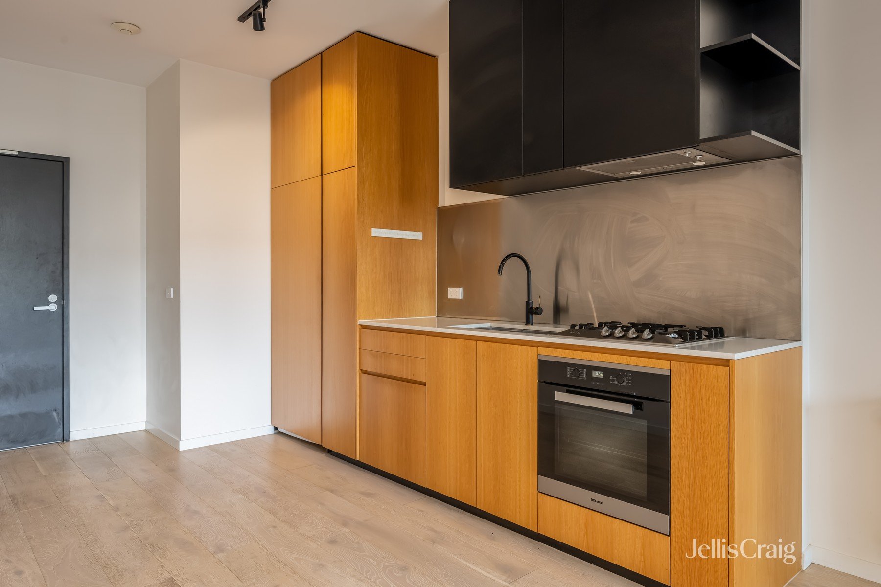 304/20 Peel Street, Collingwood image 2