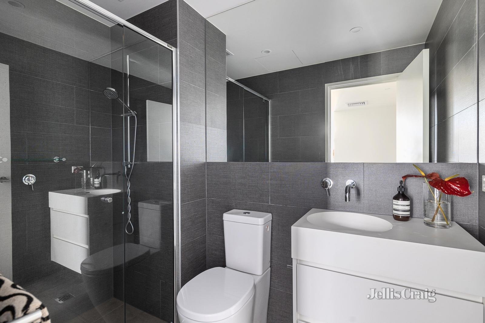 304/200 Whitehorse Road, Balwyn image 4