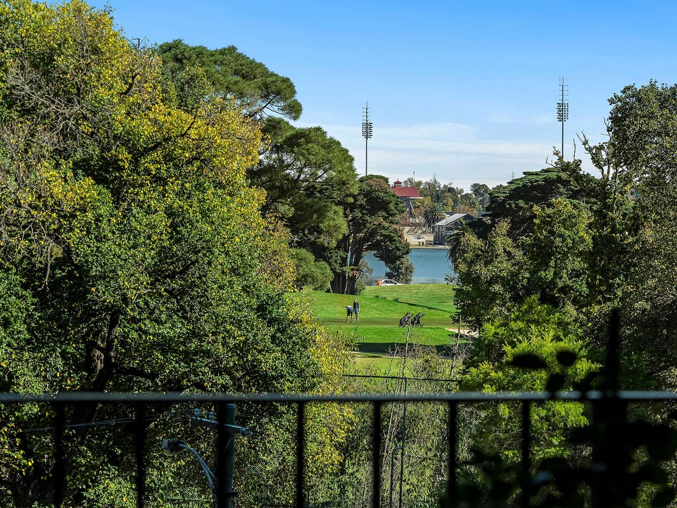 304 / 23 Queens Road Melbourne