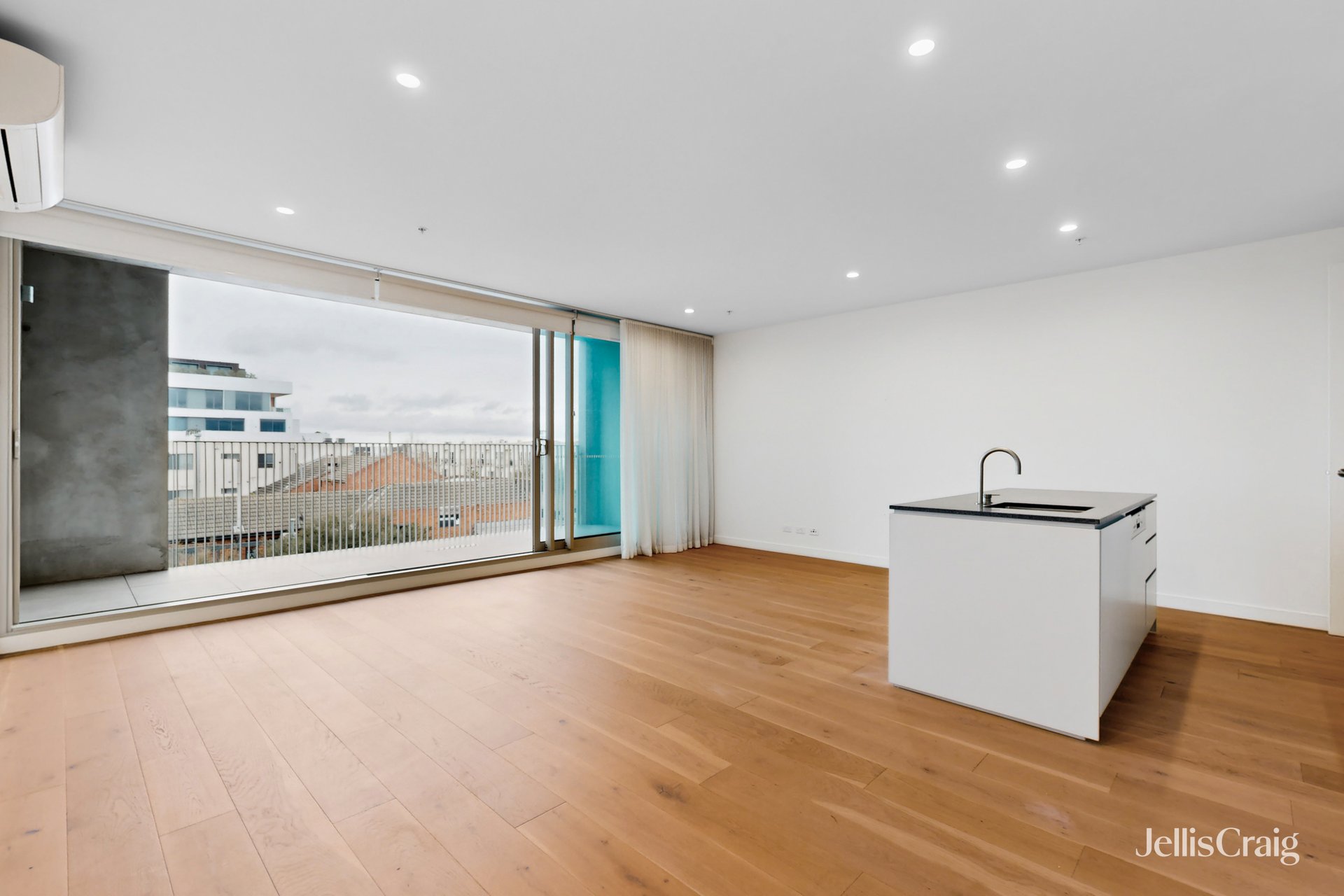 304/270B McKinnon Road, Mckinnon image 2