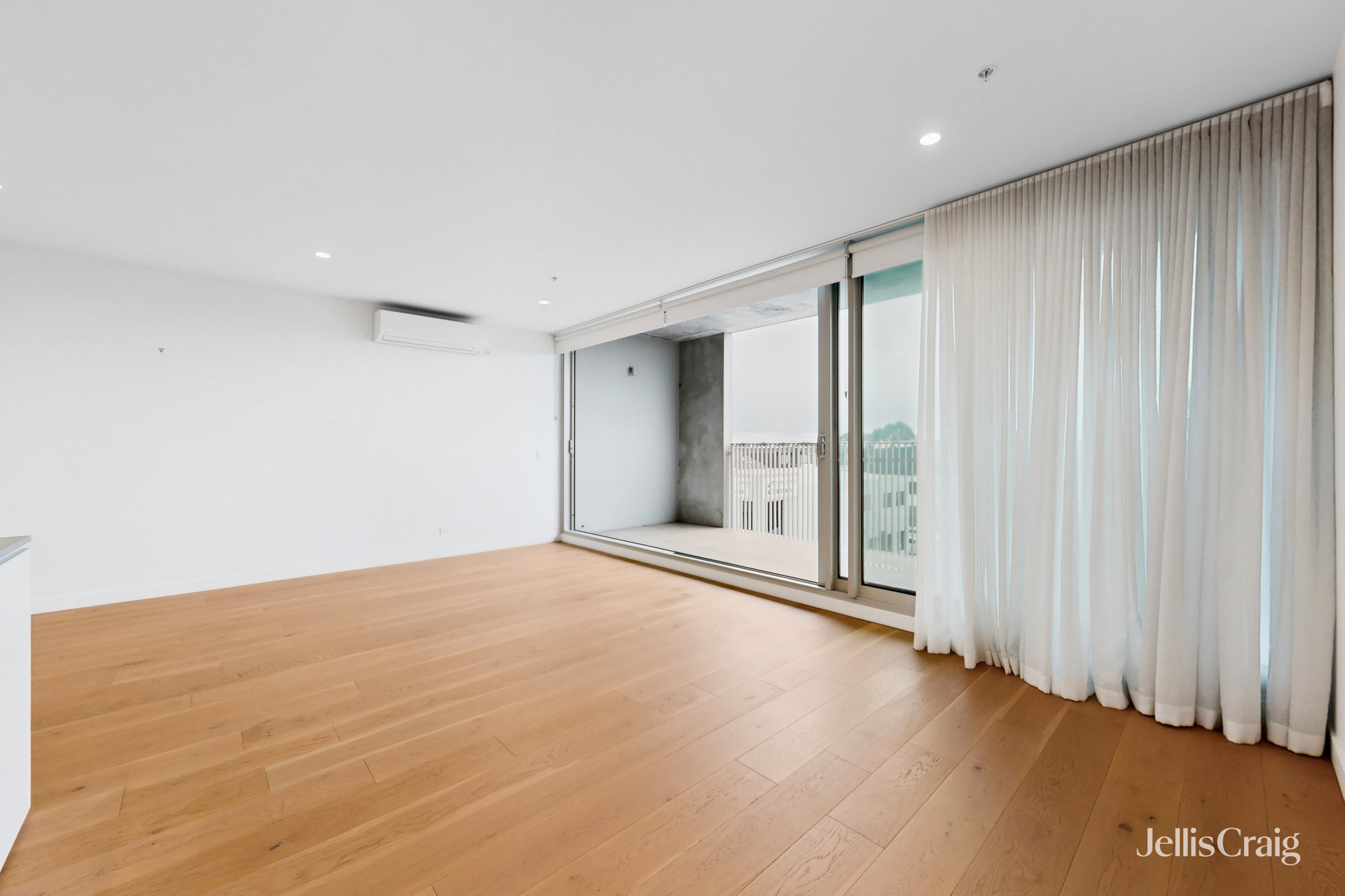 304/270B McKinnon Road, Mckinnon image 3