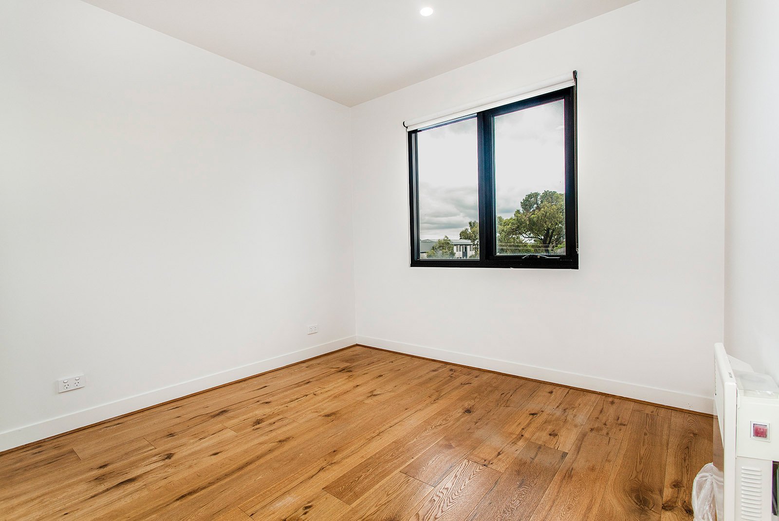 Property Gallery Thumbnail 7