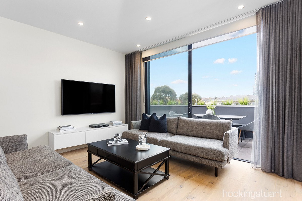 304/402 Riversdale Road, Hawthorn East image 2