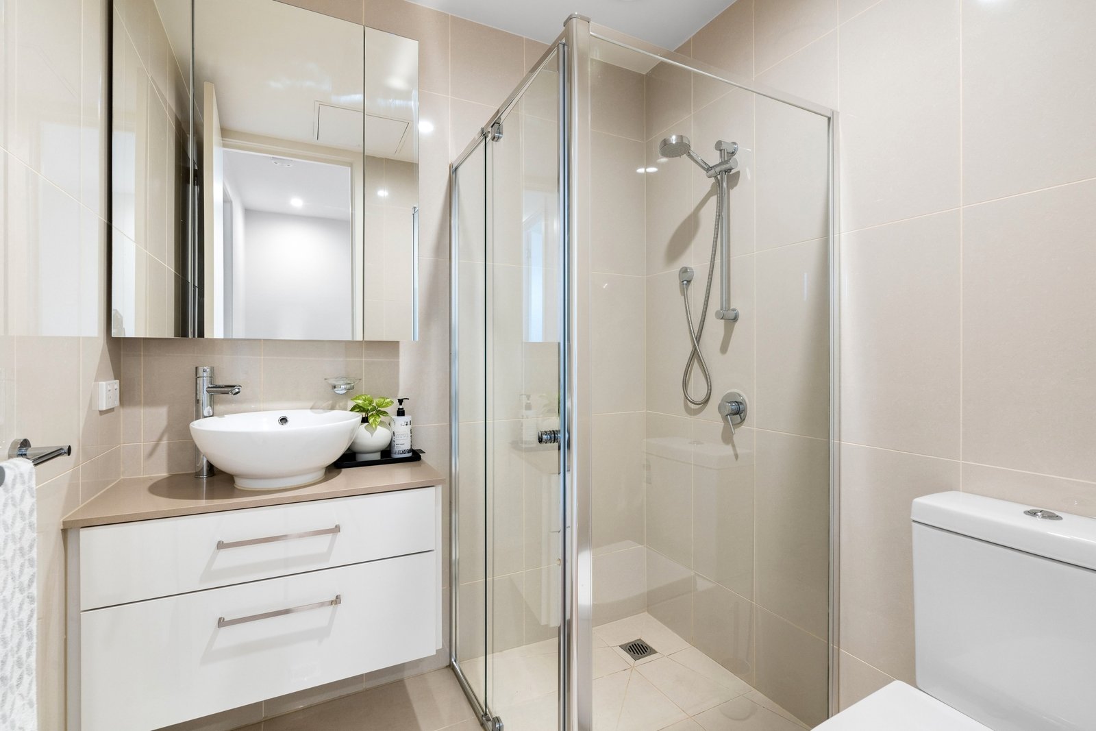 Property Gallery Thumbnail 9