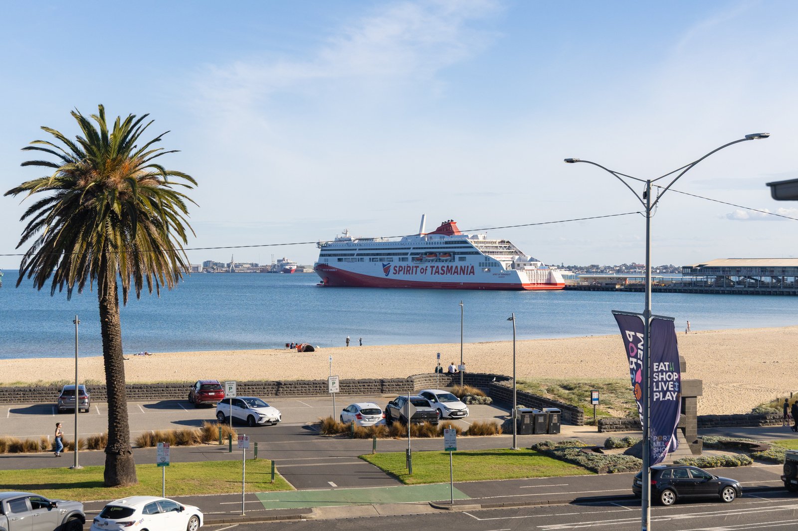 304/49 Beach Street, Port Melbourne