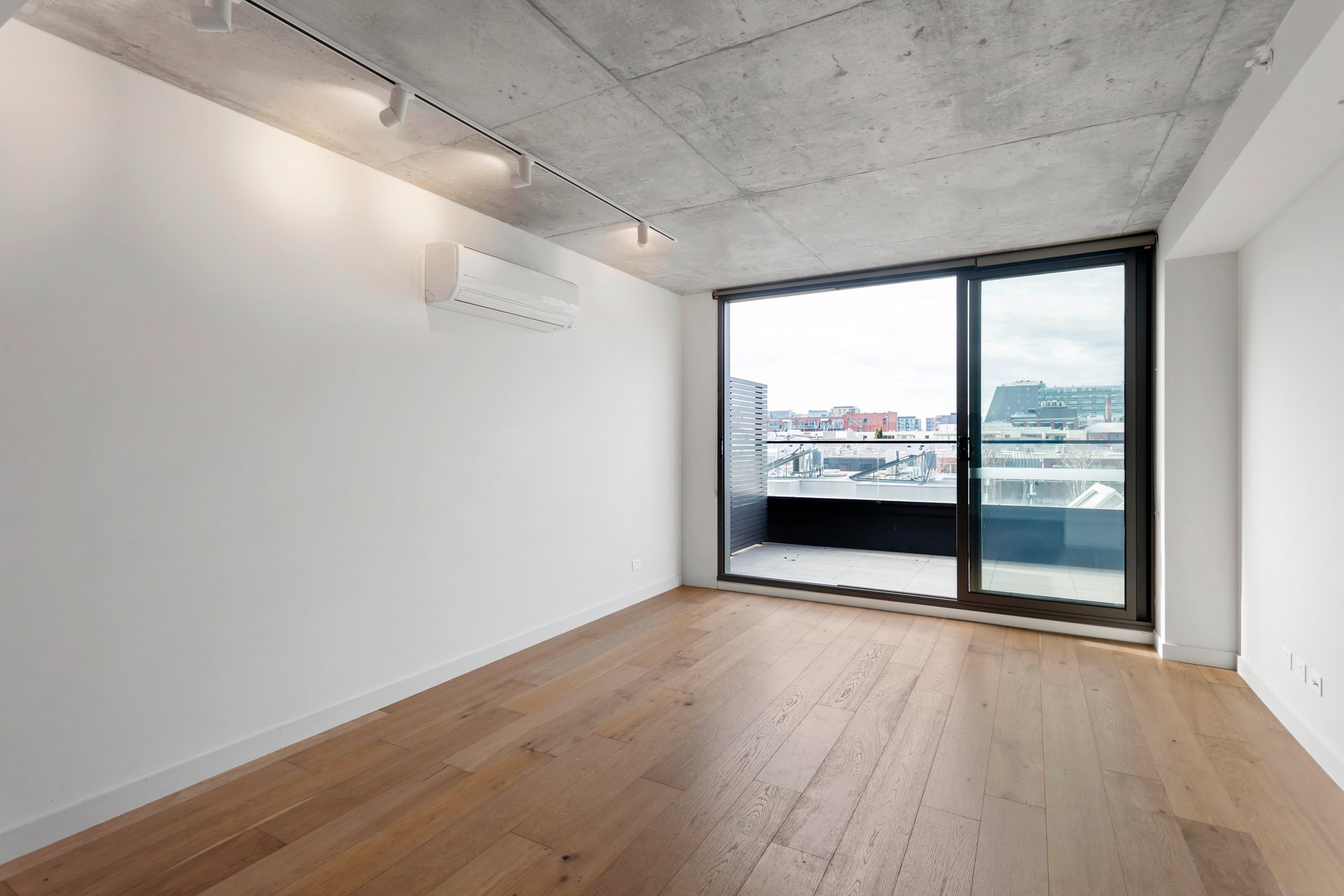 Property Gallery Thumbnail 2